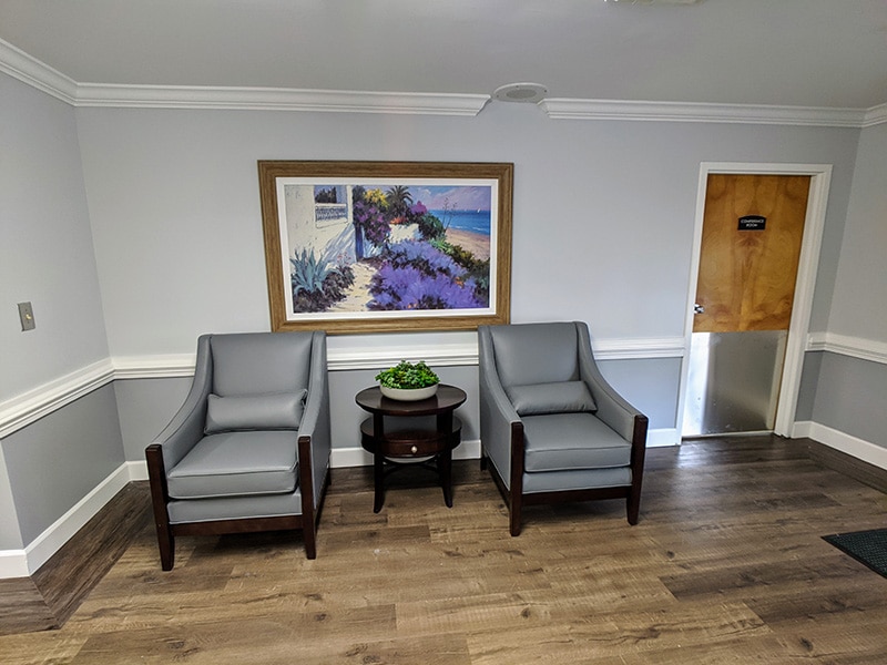 Edisto Post Acute waiting area with comfortable seating